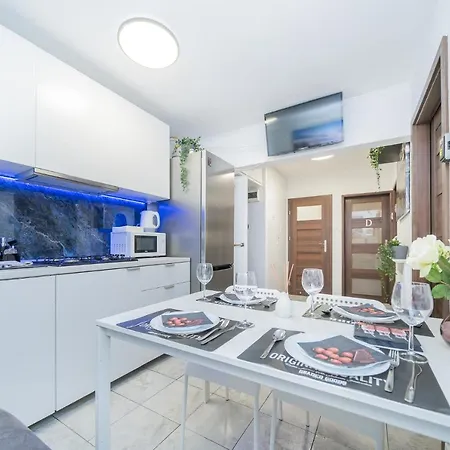 Unitapartaments Short Rent Apartment In Warsaw By Metro Station Rondo Onz Apart With 3Bedrooms 23 Exterior foto