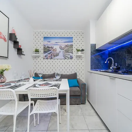 Unitapartaments Short Rent Apartment In Warsaw By Metro Station Rondo Onz Apart With 3Bedrooms 23 Exterior foto