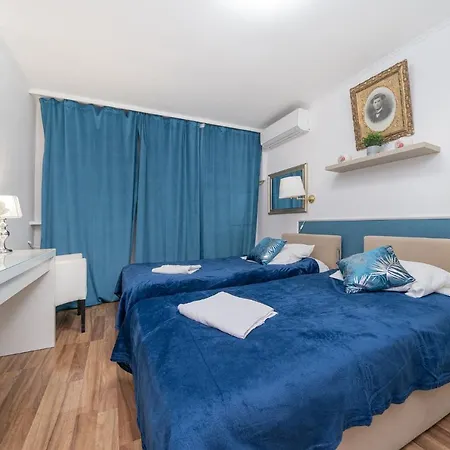 Unitapartaments Short Rent Apartment In Warsaw By Metro Station Rondo Onz Apart With 3Bedrooms 23 Exterior foto