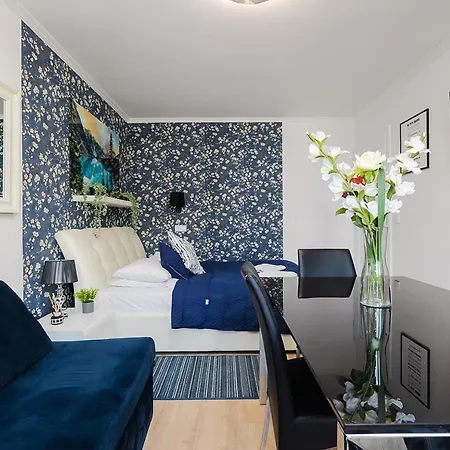 Unitapartaments Short Rent Apartment In Warsaw By Metro Station Rondo Onz Apart With 3Bedrooms 23 Exterior foto