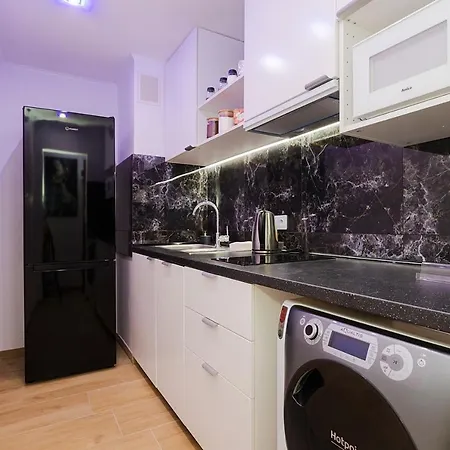 Unitapartaments Short Rent Apartment In Warsaw By Metro Station Rondo Onz Apart With 3Bedrooms 23 Exterior foto