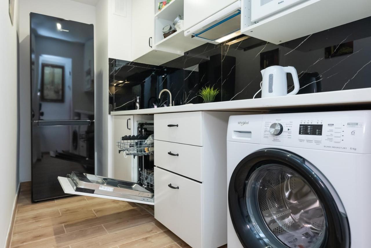 Unitapartaments Short Rent In By Metro Station Rondo Onz With 3bedrooms 23